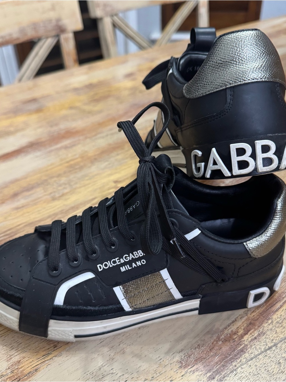Fashion Black Leather Sneakers with Metallic Accents